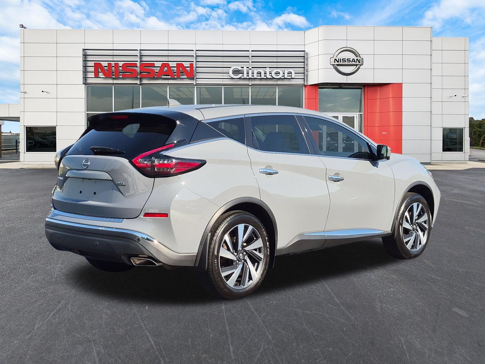 Used 2024 Nissan Murano SL FWD image 3