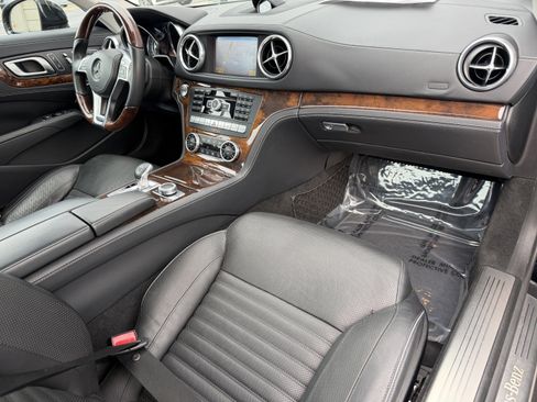 Used 2013 Mercedes-Benz SL 550 image 15