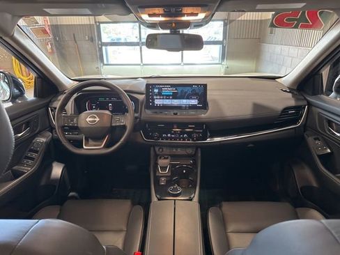 Used 2025 Nissan Rogue SL w/ SL Premium Package AWD/4WD image 22