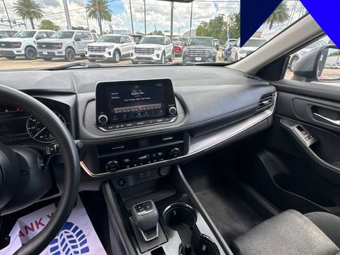 Used 2024 Nissan Rogue SV FWD image 17