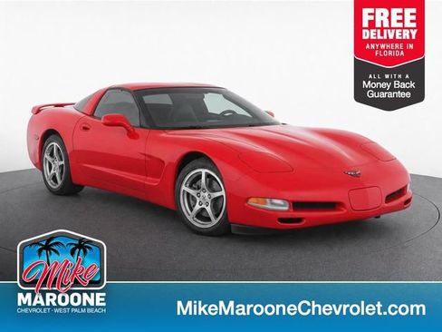 Used 2004 Chevrolet Corvette Coupe w/ Preferred Equipment Group RWD image 1
