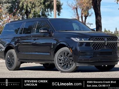New 2025 Lincoln Navigator L Reserve w/ Jet Appearance Package