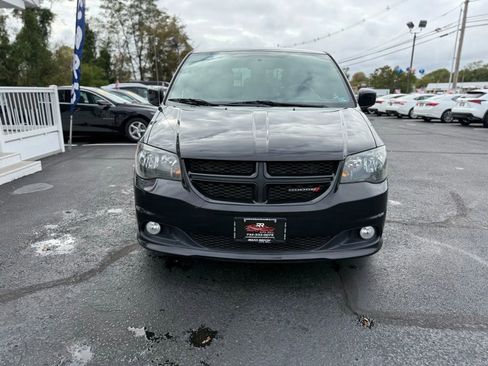 Used 2014 Dodge Grand Caravan SXT image 3