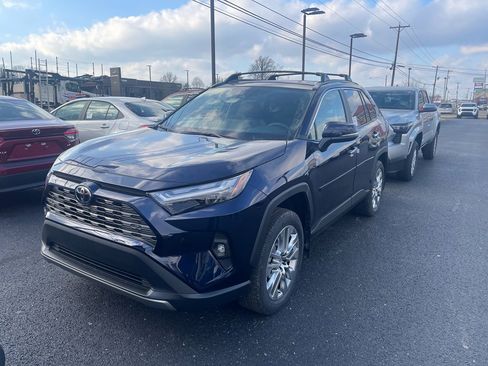 New 2025 Toyota RAV4 Limited image 2