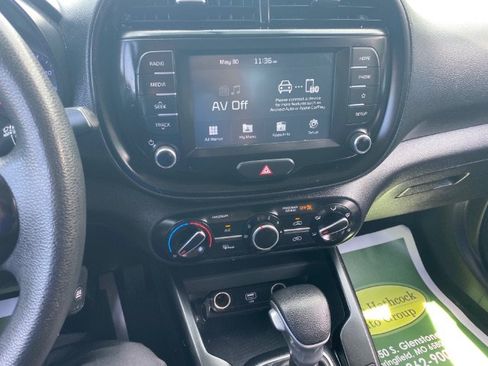 Used 2020 Kia Soul LX FWD image 19