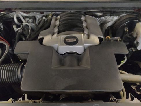 Used 2018 Cadillac Escalade Platinum RWD image 30