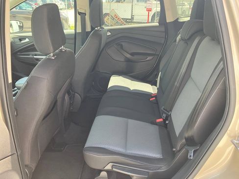 Used 2018 Ford Escape SE FWD image 18
