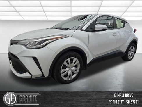 Used 2022 Toyota C-HR XLE image 1