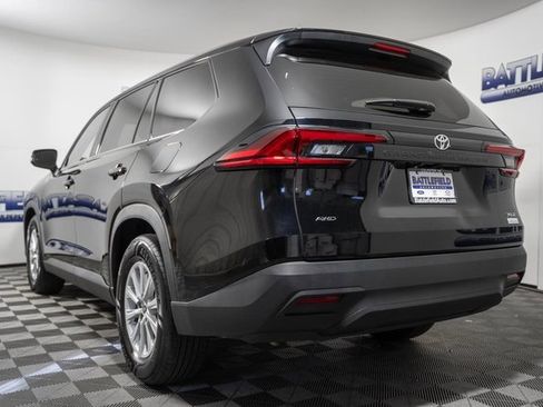 Certified 2025 Toyota Grand Highlander AWD image 4