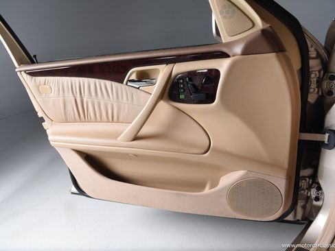 Used 2001 Mercedes-Benz E 320 Sedan image 37