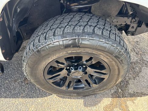 Used 2020 Toyota Tacoma SR AWD/4WD image 34