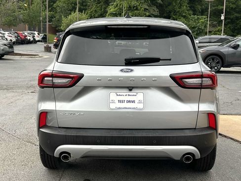 Used 2023 Ford Escape Active w/ Tech Pack #1 FWD image 3