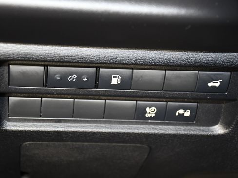 Used 2025 Mitsubishi Outlander SE AWD/4WD image 34