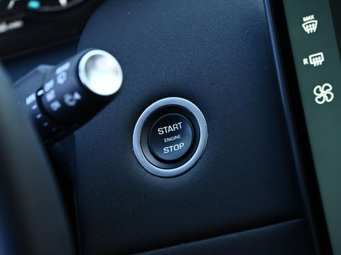 Used 2024 Land Rover Discovery Sport S image 23