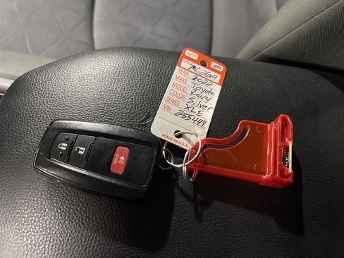 Used 2022 Toyota RAV4 XLE w/ Carpet Mat Package (TMS) image 24