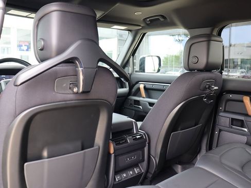 Used 2022 Land Rover Defender 110 X image 42