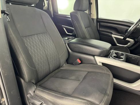 Used 2017 Nissan Titan SV AWD/4WD image 31