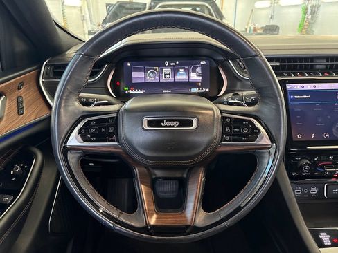 Used 2023 Jeep Grand Cherokee Summit w/ Luxury Tech Group V AWD/4WD image 19