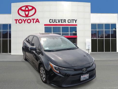 Used 2023 Toyota Corolla LE image 1