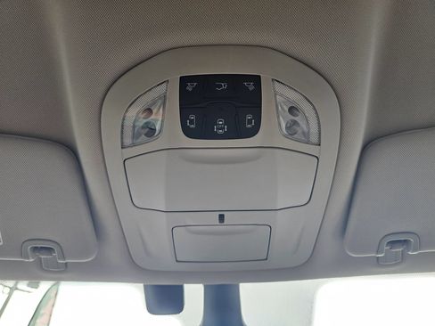 Used 2020 Chrysler Pacifica Touring w/ Advanced Safetytec Group FWD image 38