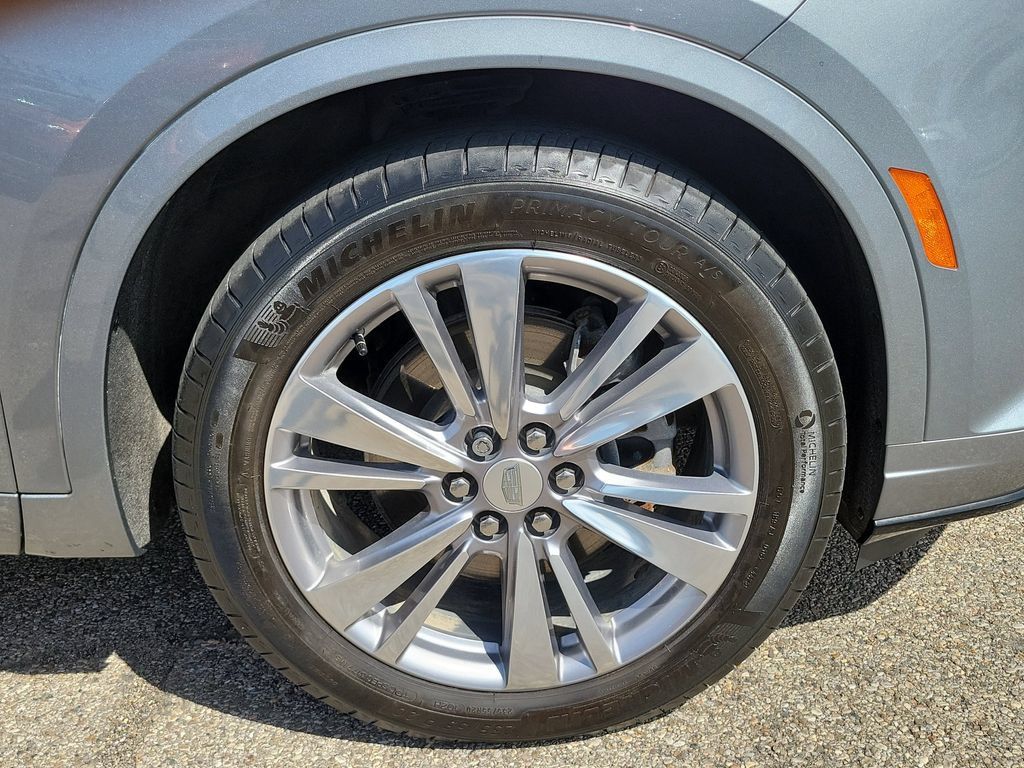 Used 2024 Cadillac XT6 Premium Luxury AWD/4WD image 5