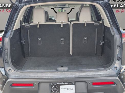 Used 2022 Nissan Pathfinder SV image 12