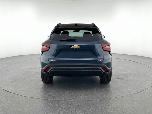 Used 2025 Chevrolet Trax LT image 7