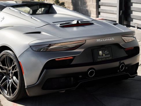 Used 2023 Maserati MC20 Spyder RWD image 12