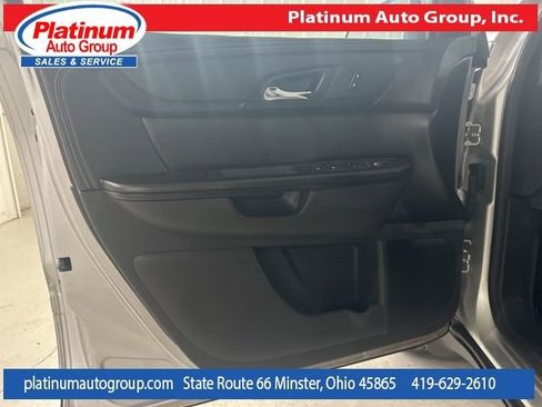 Used 2017 Chevrolet Traverse LT image 46