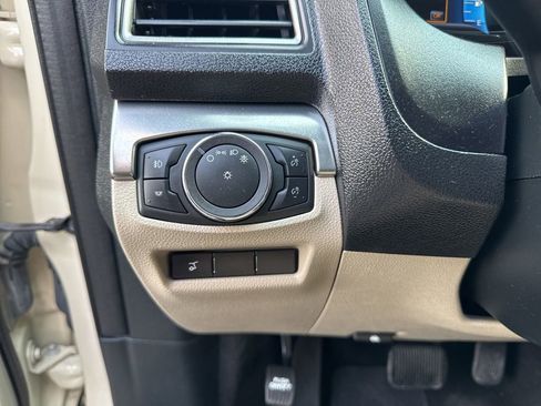 Used 2018 Ford Explorer XLT w/ Equipment Group 202A image 46