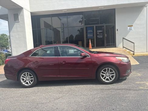 Used 2016 Chevrolet Malibu LT w/ Power Convenience Package FWD image 2