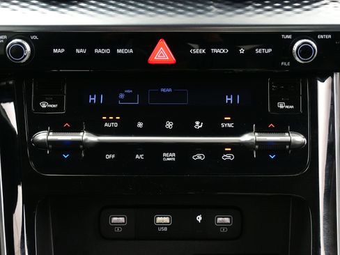 Used 2022 Kia Carnival SX Prestige image 22