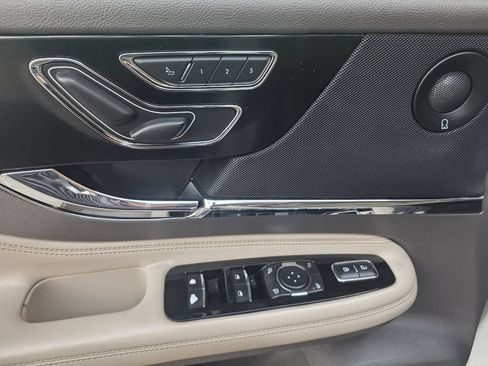 Used 2021 Lincoln Corsair Reserve FWD image 18