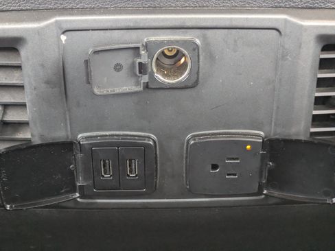 Used 2018 Ford F150 XLT w/ Equipment Group 302A Luxury image 13