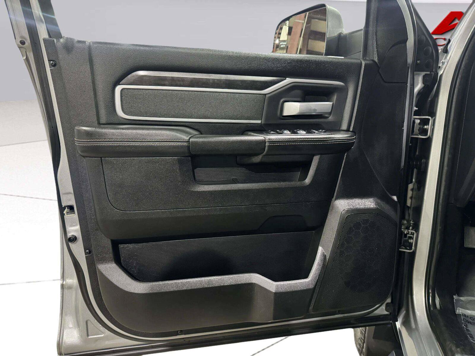 Used 2021 RAM 2500 Big Horn w/ Night Edition AWD/4WD image 17