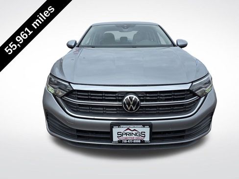 Used 2024 Volkswagen Jetta SE FWD image 2