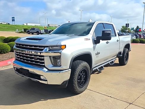 Used 2020 Chevrolet Silverado 3500 LTZ w/ LTZ Texas Edition AWD/4WD image 3