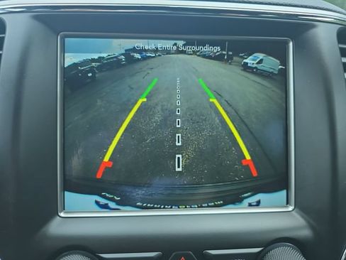 Used 2018 Jeep Grand Cherokee Altitude AWD/4WD image 21