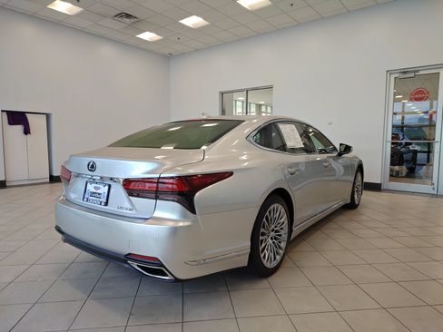 Used 2024 Lexus LS 500 RWD image 3