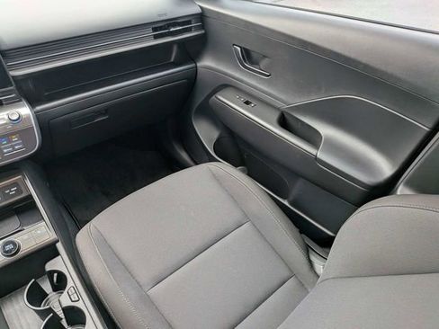 Used 2025 Hyundai Kona SEL image 17