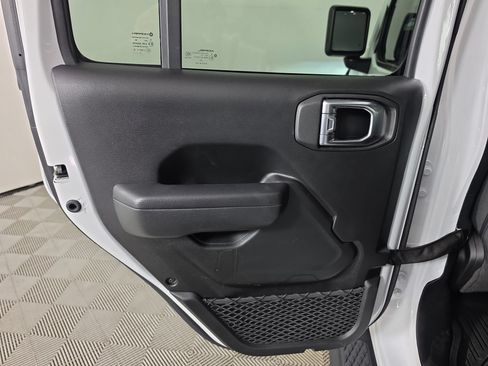 Used 2023 Jeep Gladiator Sport AWD/4WD image 41