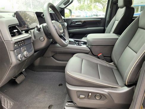 New 2025 Chevrolet Suburban Premier image 10