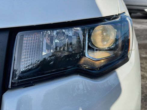Used 2021 Jeep Grand Cherokee Laredo X AWD/4WD image 9