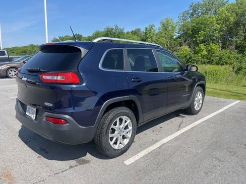 Used 2015 Jeep Cherokee Latitude AWD/4WD image 9
