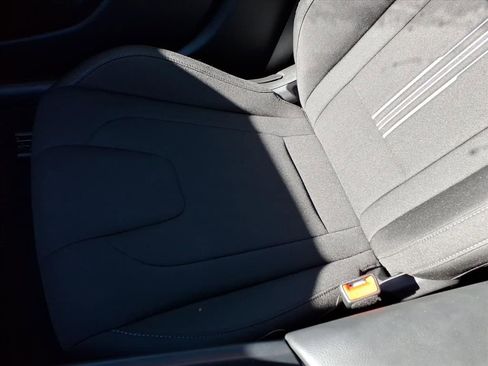 Used 2023 Hyundai Elantra SEL image 30