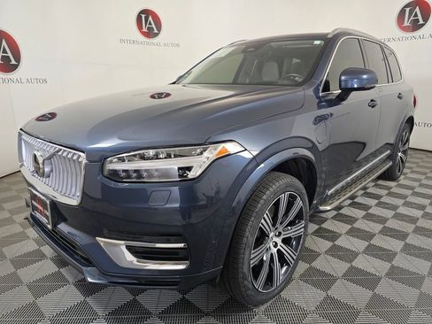 Used 2024 Volvo XC90 T8 Ultimate w/ Protection Package Premier AWD/4WD image 5