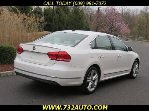 Used 2014 Volkswagen Passat 1.8T SEL Premium image 12