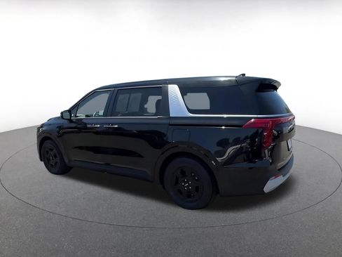 Used 2026 Kia Carnival FWD image 10
