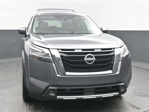 Used 2023 Nissan Pathfinder Platinum w/ Cargo Package image 2