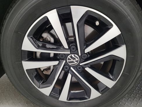 Used 2023 Volkswagen Tiguan S image 31